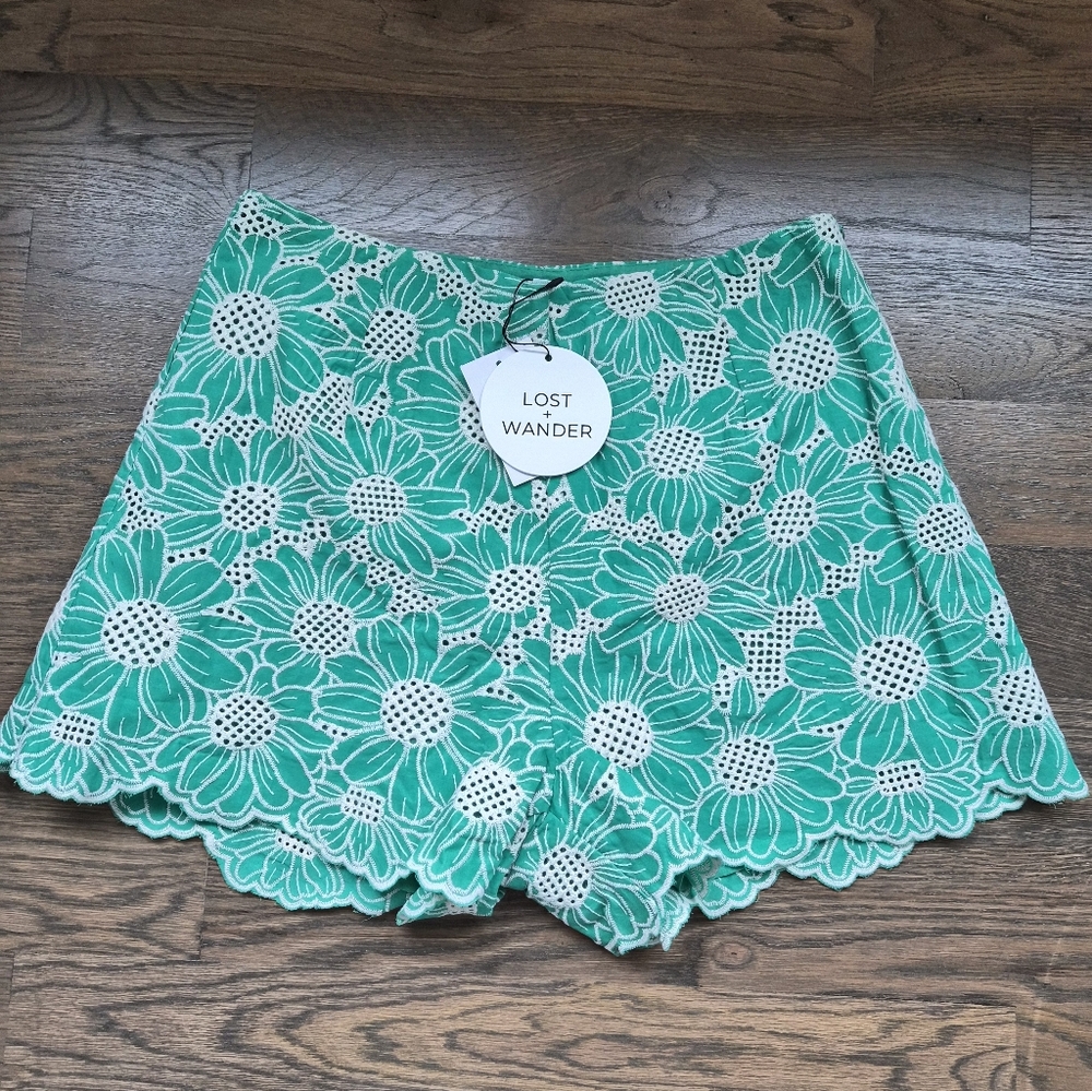 Lost + Wander Green Floral Shorts S